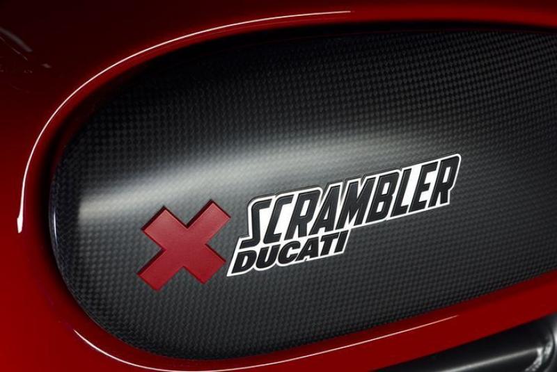 Ducati Scrambler 800 Tankseitendeckel Carbon